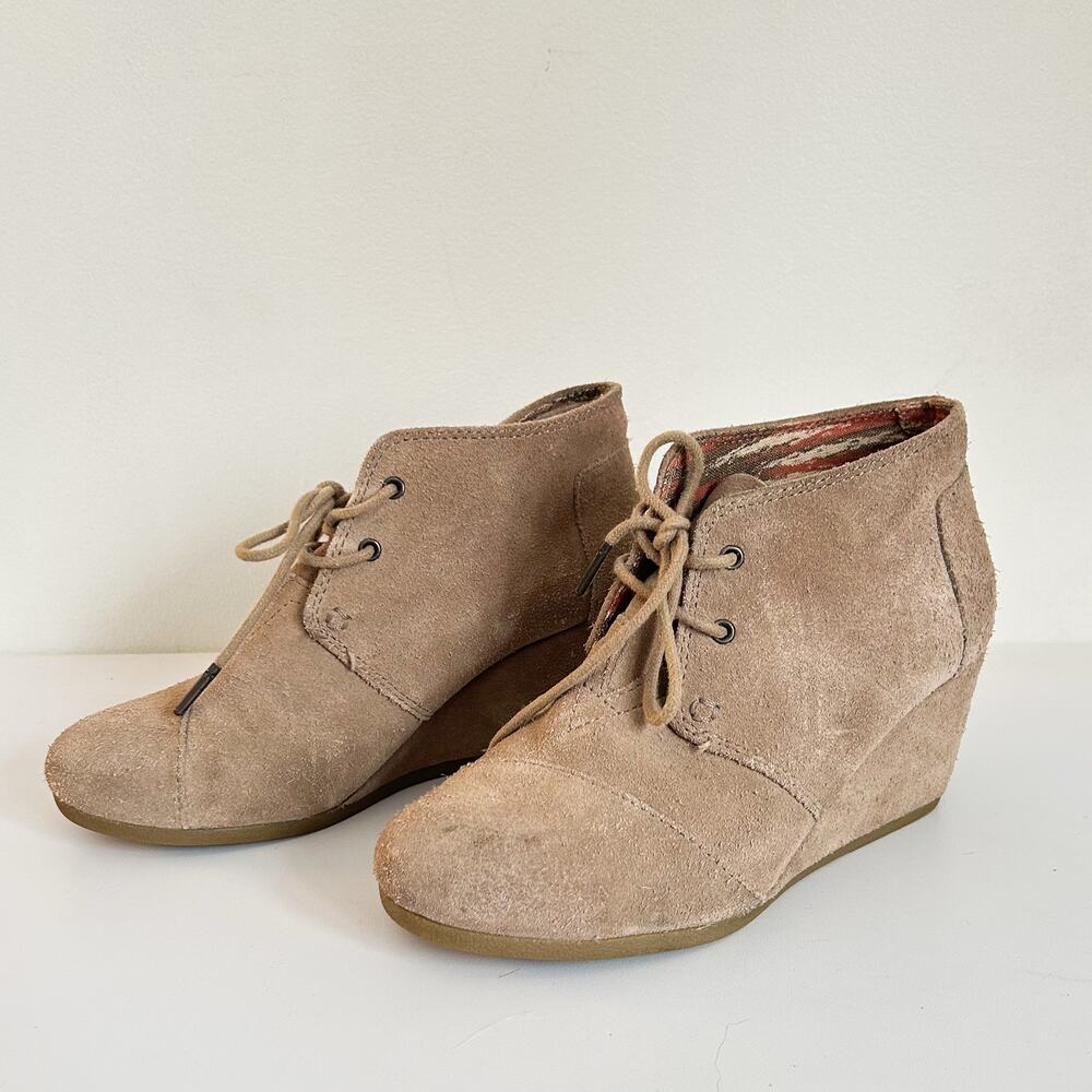 Toms Suede Desert Wedge Tie Ankle Bootie Size 7 Tan - Picture 2 of 7